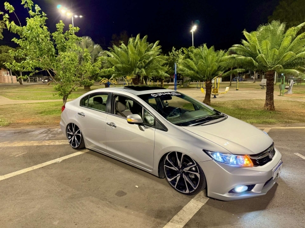 Honda civic dos sonhos nas 20
